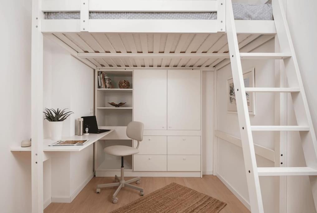 Trendy Urban Nest - Center